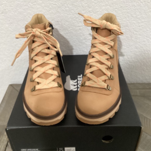 SOREL Lennox Waterproof Hiking Boot (Women) 7.5M - Picture 9 of 11